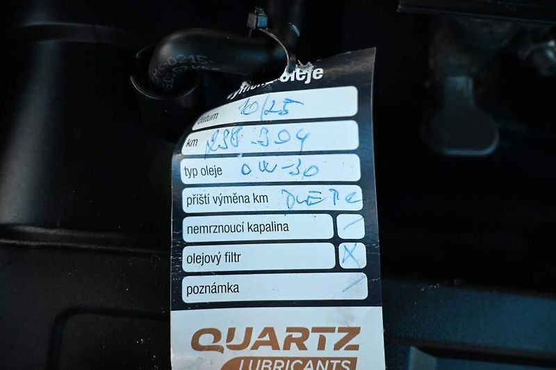 Volkswagen Passat (2018) 2.0 LED ACC TDI - fotka 27 z 32
