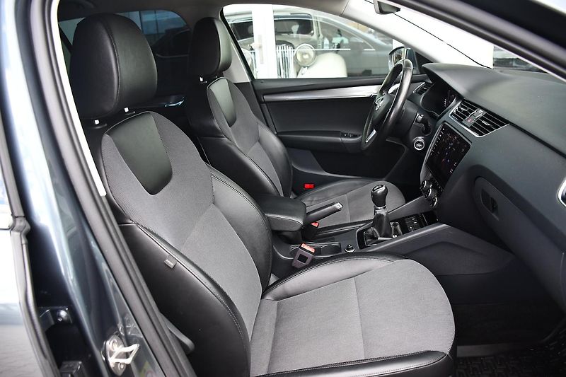 Škoda Octavia 2.0TDi STYLE VIRTUAL ACC ČR - fotka 13 z 54
