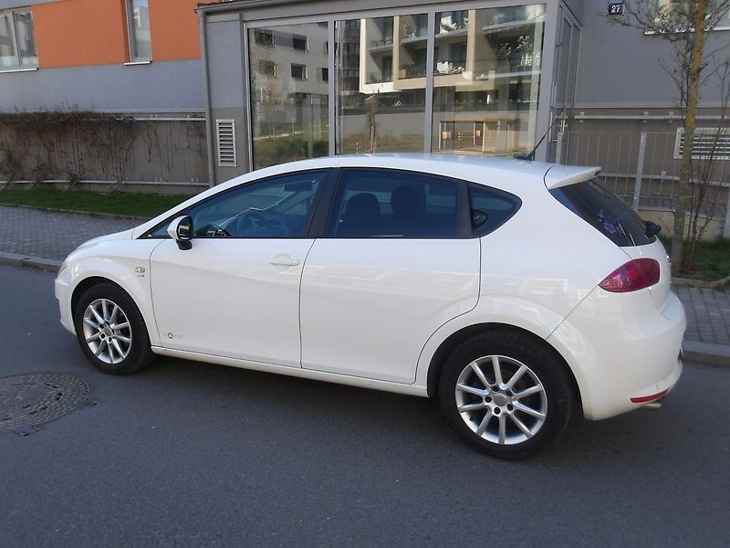 Seat Leon 1,4TSi NAJ.147000km ! NAVI ! - fotka 4 z 38