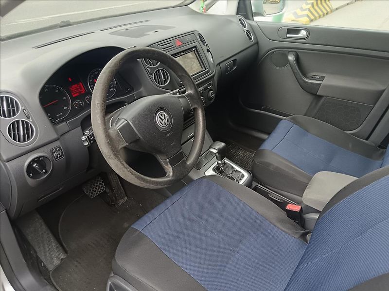 Volkswagen Golf Plus 1,9 TDi DSG  Comfortline - fotka 17 z 20