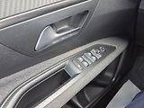 Peugeot 3008 (2018) 1.2 PT 130MOTOR NAJETO 65000KM - náhled 20