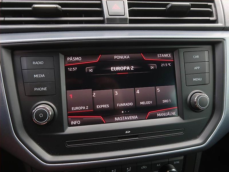 Seat Arona (2019) 1.0 TSI, Tempomat - fotka 13 z 17