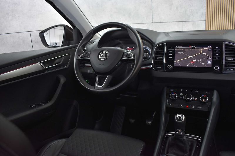 Škoda Karoq 1.6 TDI 85kW KAMERA*KESSY*ACC* - fotka 8 z 42