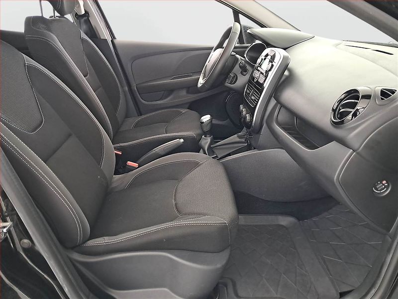 Renault Clio (2019) 0.9 TCe, Tempomat - fotka 9 z 14