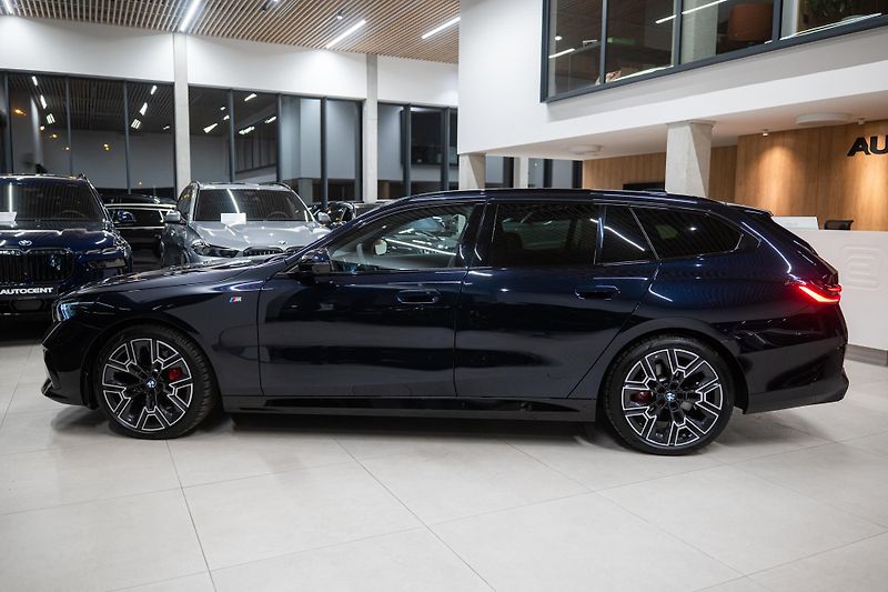 BMW Řada 5 (2025) 540xd M-SPORT NEZÁVISLÉ PANO  - fotka 9 z 54