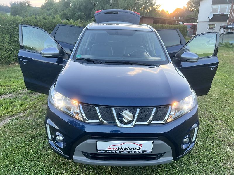 Suzuki Vitara 1,6 88KW,4x4,NAVI,PANORAMA - fotka 24 z 47