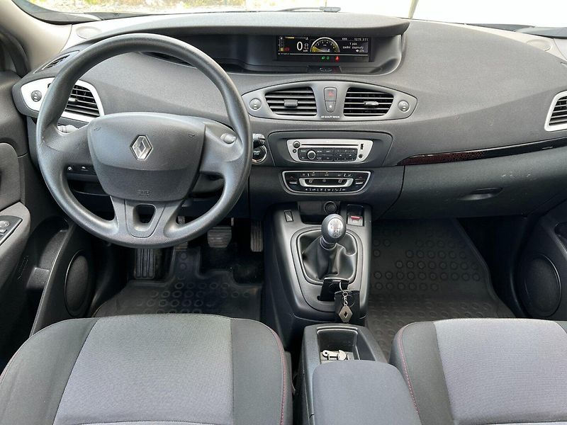 Renault Scénic (2012) 1.6 16V 81kW!ČR! Nové rozvody! - fotka 13 z 22
