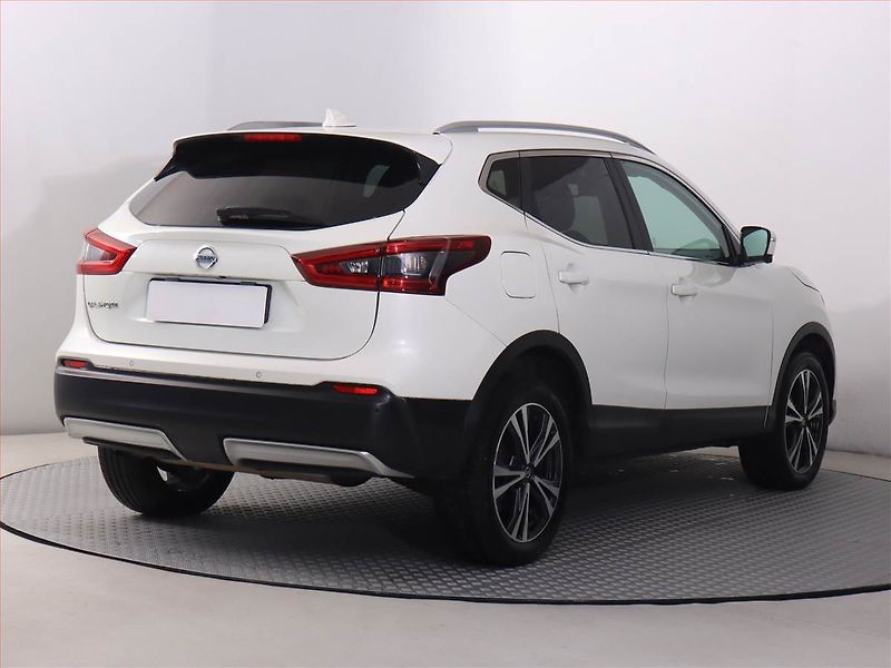 Nissan Qashqai (2018) Tekna 1.2 DIG-T, Serv.kniha - fotka 5 z 22