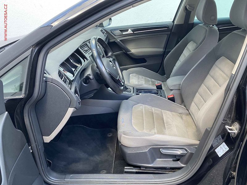 Volkswagen Golf (2013) 2.0 TDi, Highline, DSG, bixen - fotka 9 z 19