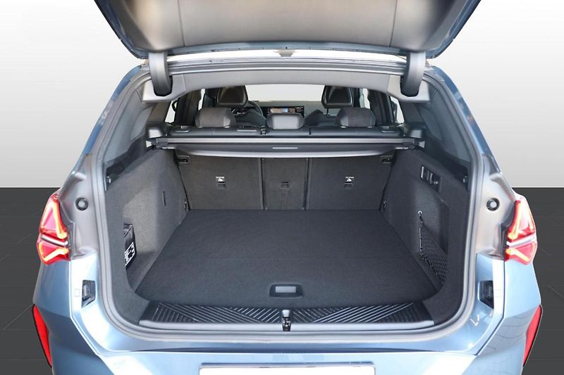 BMW X3 xDrive 40d - fotka 8 z 27