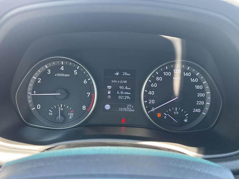Hyundai i30 (2018) TRIKOLOR COMFORT 1.0 T-GDi 88k - fotka 11 z 22