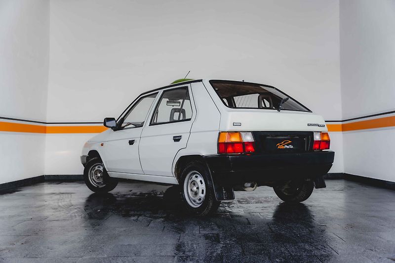 Škoda Favorit (1992) 135L*1992*1.majitel*54.000km - fotka 4 z 16