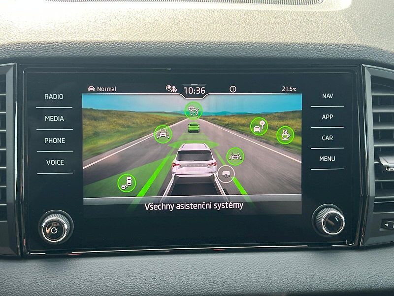Škoda Karoq (2025) Sportline 1.5TSi 110kW 7°autom - fotka 26 z 32