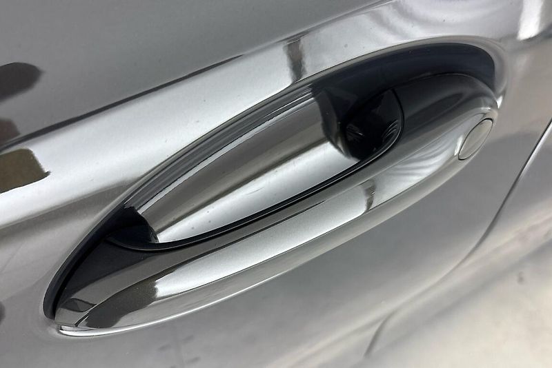 BMW Řada 3 330d xDrive - fotka 25 z 26