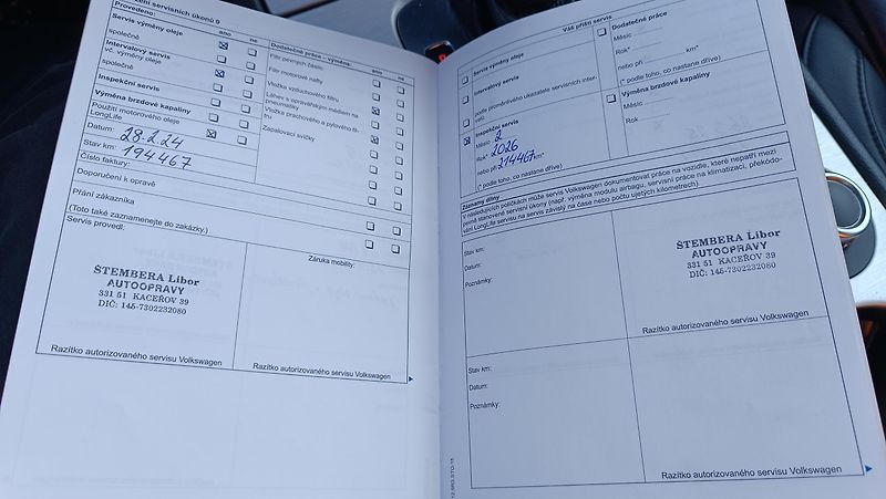 Volkswagen Touareg 3,0TDi 176kW Nové v ČR - fotka 36 z 44