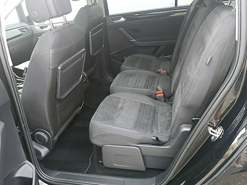 Volkswagen Touran (2023) 2.0 TDI DSG Highline Webasto - fotka 10 z 35