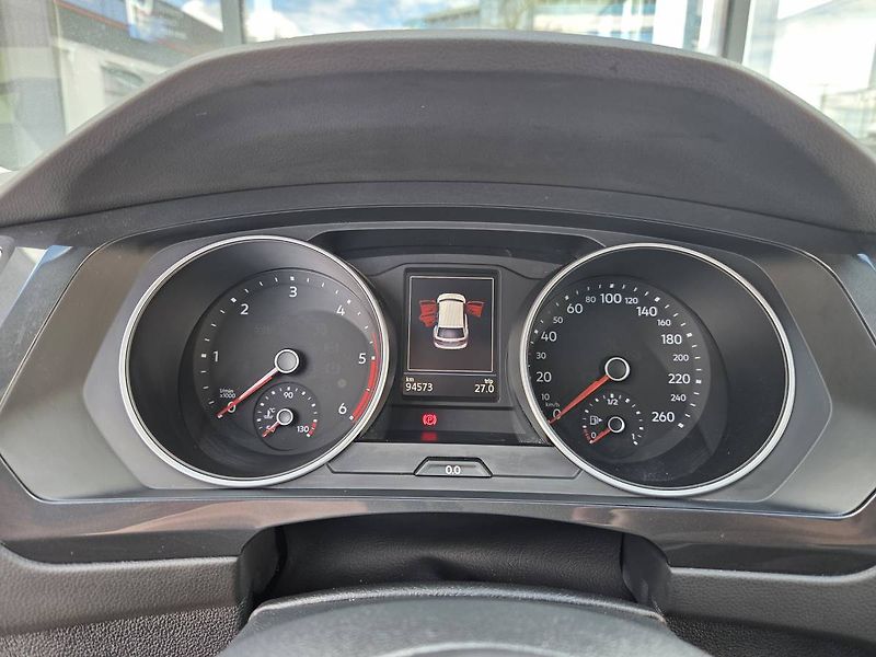 Volkswagen Tiguan (2021) 2.0 TDI DSG - fotka 18 z 46