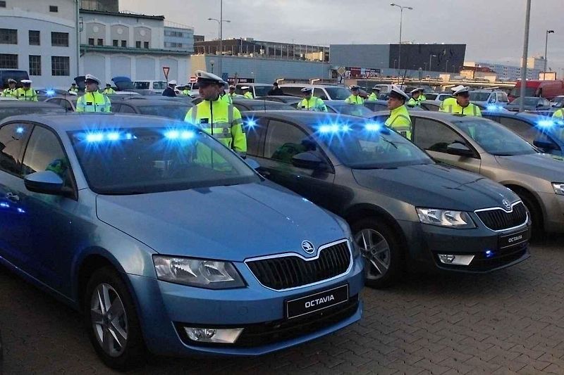 V 70. letech začaly být policejní vozy žluté