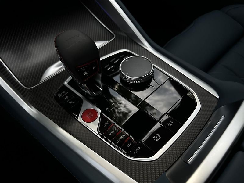 BMW XM 4.4 - fotka 23 z 48