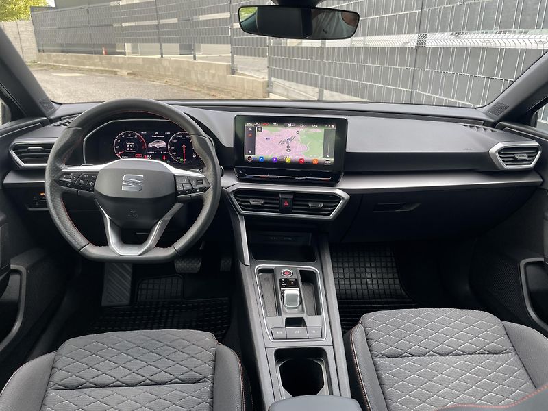 Seat Leon (2021) 1.5 TSI 110 kW DSG FR - fotka 7 z 47