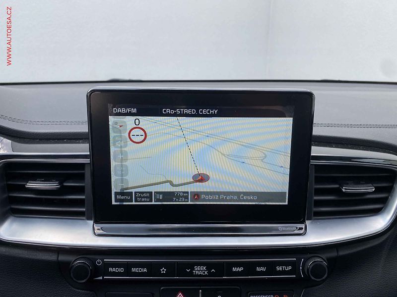 Kia Ceed (2019) 1.4 T-GDi, Navi, kamera - fotka 17 z 18