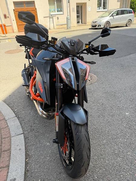KTM 1290 Super Duke R (2021) 2021 - fotka 7 z 7
