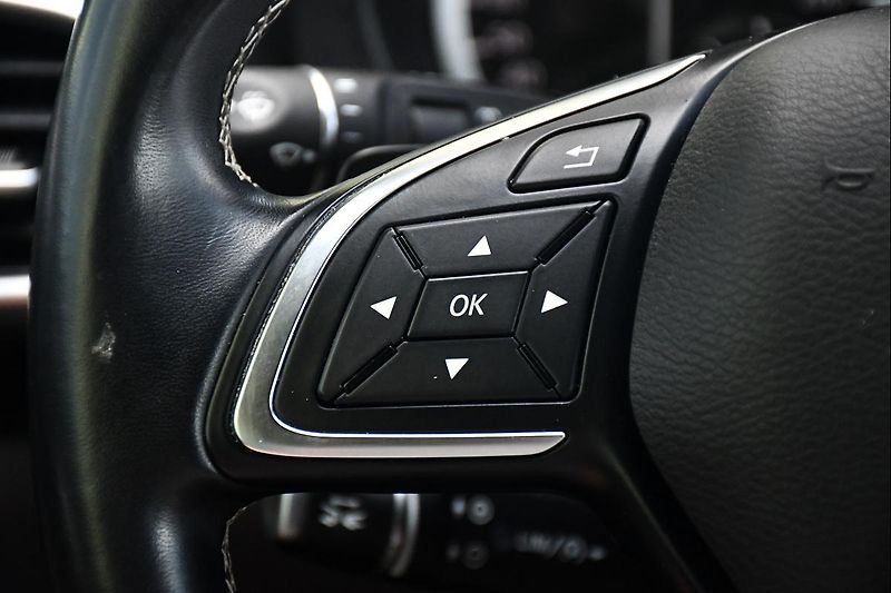 Mercedes-Benz GLA INFINITI QX30 220 CDI 4MATIC  - fotka 27 z 45
