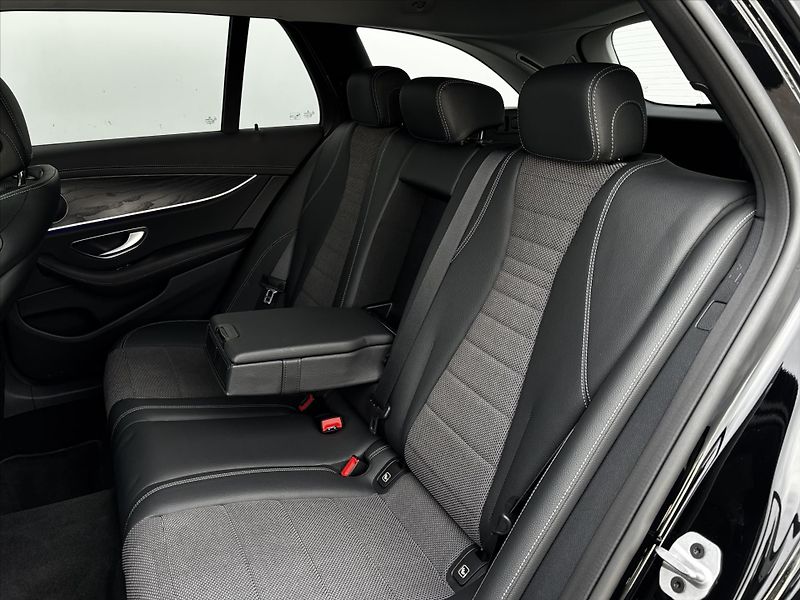 Mercedes-Benz Třídy E 300de 4MATIC TAŽNÉ DPH - fotka 11 z 33