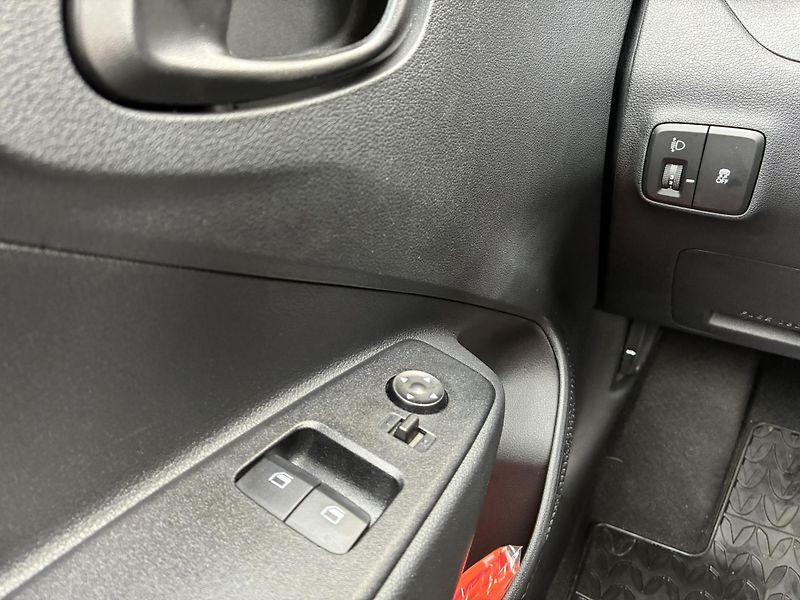 Hyundai i10 1.0 i 46kW GO! - fotka 13 z 21