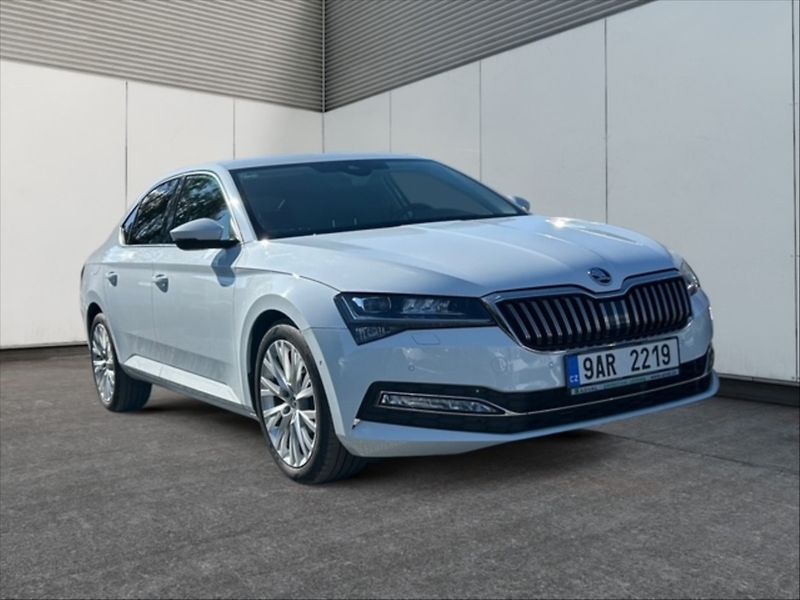 Škoda Superb 2,0 TSI 206 Style 4x4 AT - fotka 1 z 11