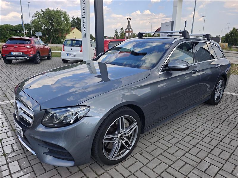 Mercedes-Benz Třídy E 2,9 400d 4Matic 9G-Tronic - fotka 2 z 22