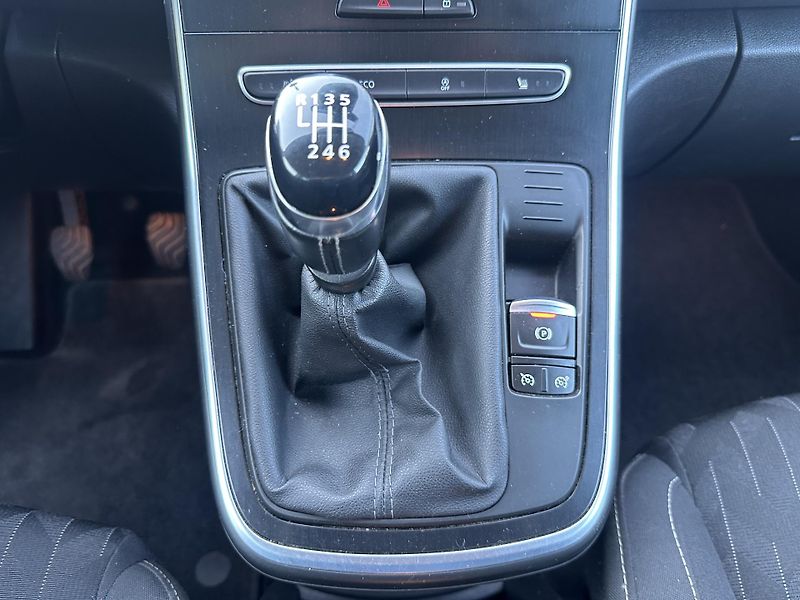 Renault Scénic (2019) 1.3 TCe 103 Kw - fotka 23 z 31