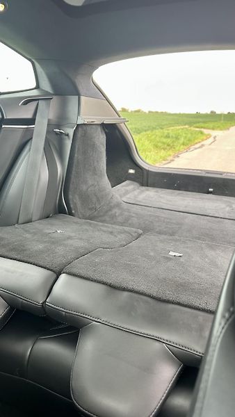 Tesla Model S (2018) - fotka 20 z 26
