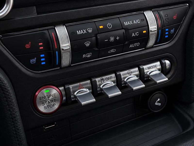 Ford Mustang 5,0 GT V8 330kW 55YearsEdition - fotka 30 z 36