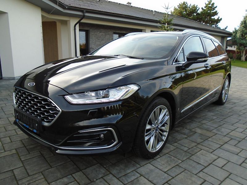 Ford Mondeo 2,0Tdci 140kW Vignale 8AT Navi - fotka 2 z 50