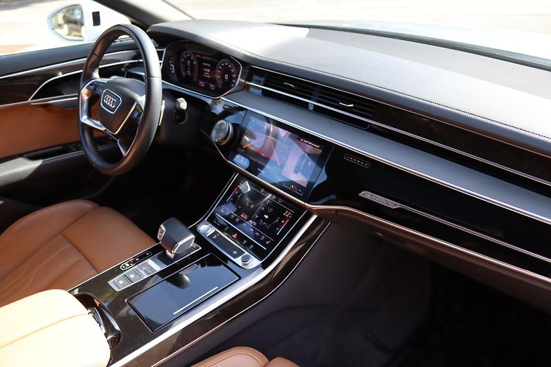 Audi A8 - fotka 61 z 68