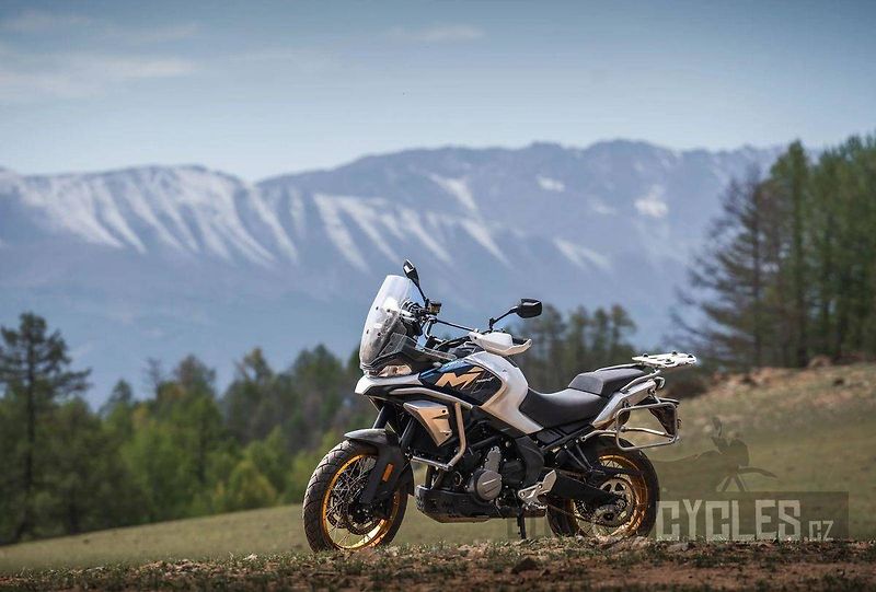 CFMOTO (2026) 700 MT Adventure - fotka 7 z 12