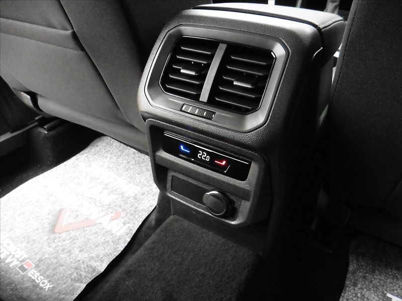 Volkswagen Tiguan 2,0 TDi Life DSG Navi - fotka 11 z 21