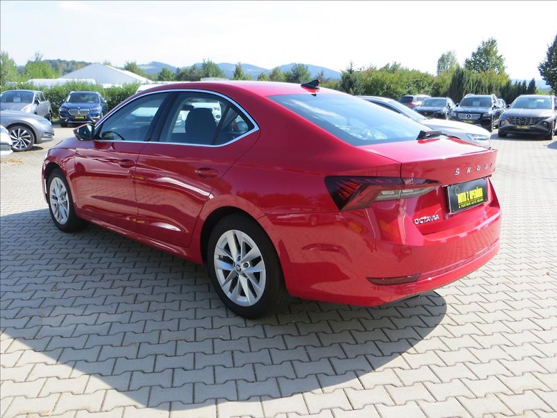 Škoda Octavia 2,0 TDI Style ČR - fotka 5 z 29