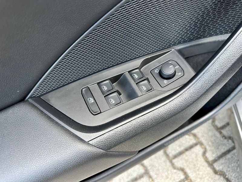 Škoda Octavia (2023) 2.0 TDI 110kW DSG Style Combi - fotka 8 z 23