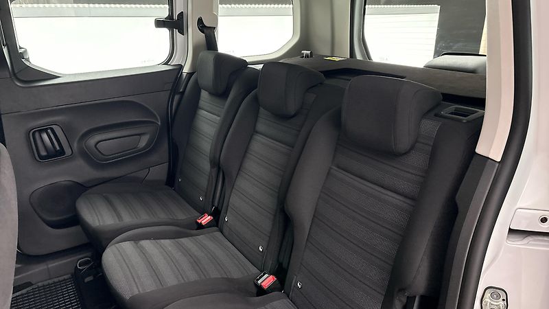 Opel Combo 1.5 CDTI  Edition Plus N1 - fotka 16 z 21