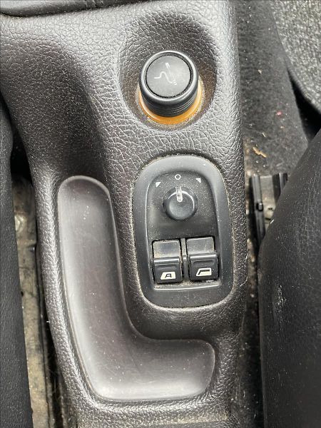 Peugeot 206 1,4i 55kW*tažné*Zachovalé auto - fotka 18 z 36