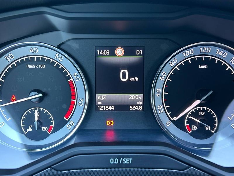 Škoda Superb (2016) kombi 2.0 TSI 6DSG 4x4 SportLi - fotka 7 z 35