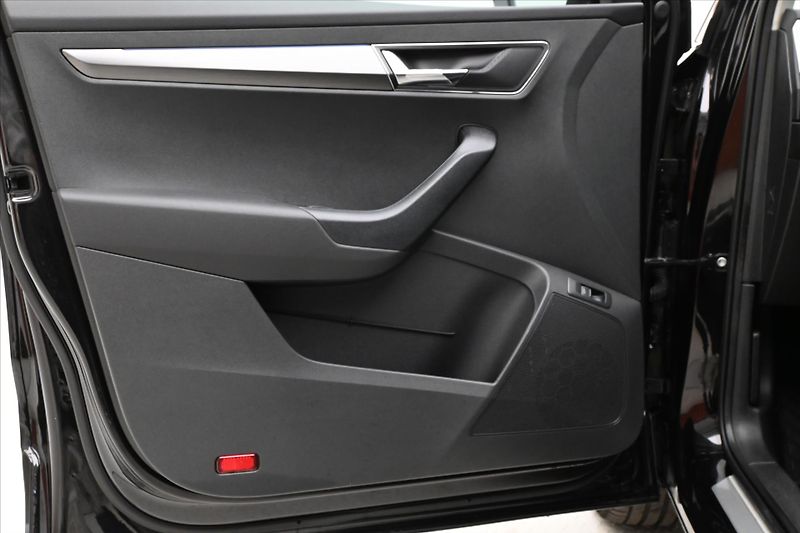 Škoda Karoq 1,5 TSI 110 kW DSG STYLE Záruk - fotka 24 z 32