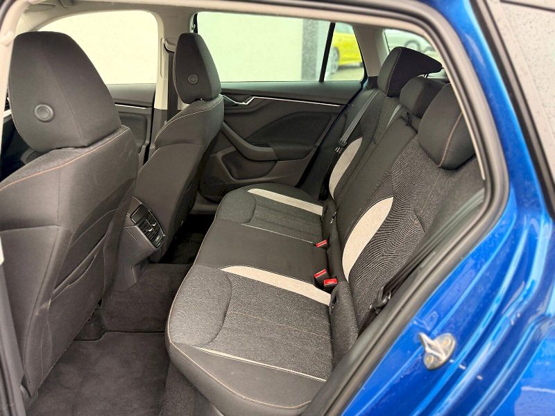 Škoda Scala (2024) SELEC TSI 110/1.5 M6F - fotka 15 z 25