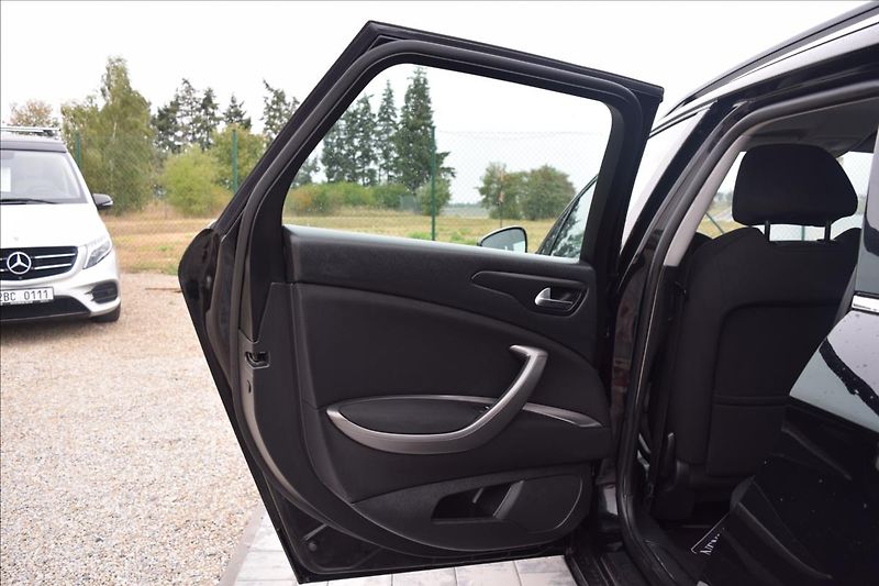 Citroën C5 2,0 HDi 103KW PO ROZVODECH - fotka 28 z 50