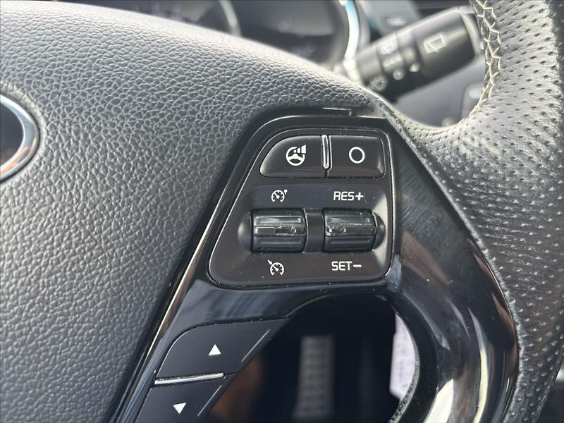 Kia Ceed 1,0 TGDi GT Line NAVI KAMERA - fotka 29 z 38
