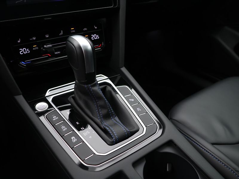 Volkswagen Arteon Shooting Brake 2.0 TSI R 235kW 4M DSG DPH 1.M - fotka 24 z 34