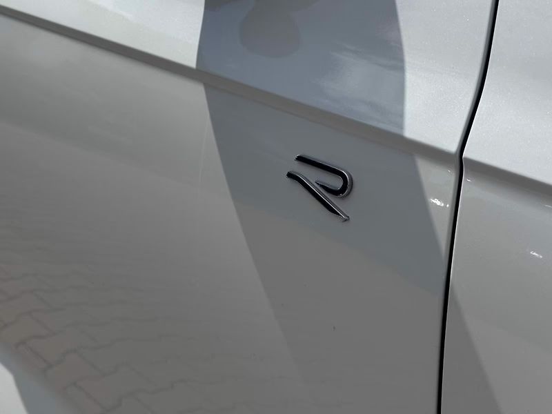 Volkswagen Touareg TDI 210kW R-Line Pano HuD DYN - fotka 9 z 28