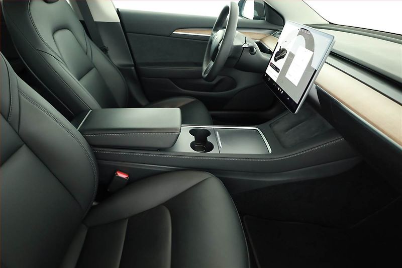 Tesla Model 3 (2021) Long Range 4WD 74kWh, SoH 95% - fotka 7 z 18